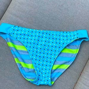 Reversible bottoms. Size L